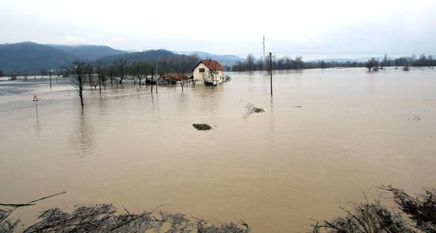 Полисе држави чувају милијарде